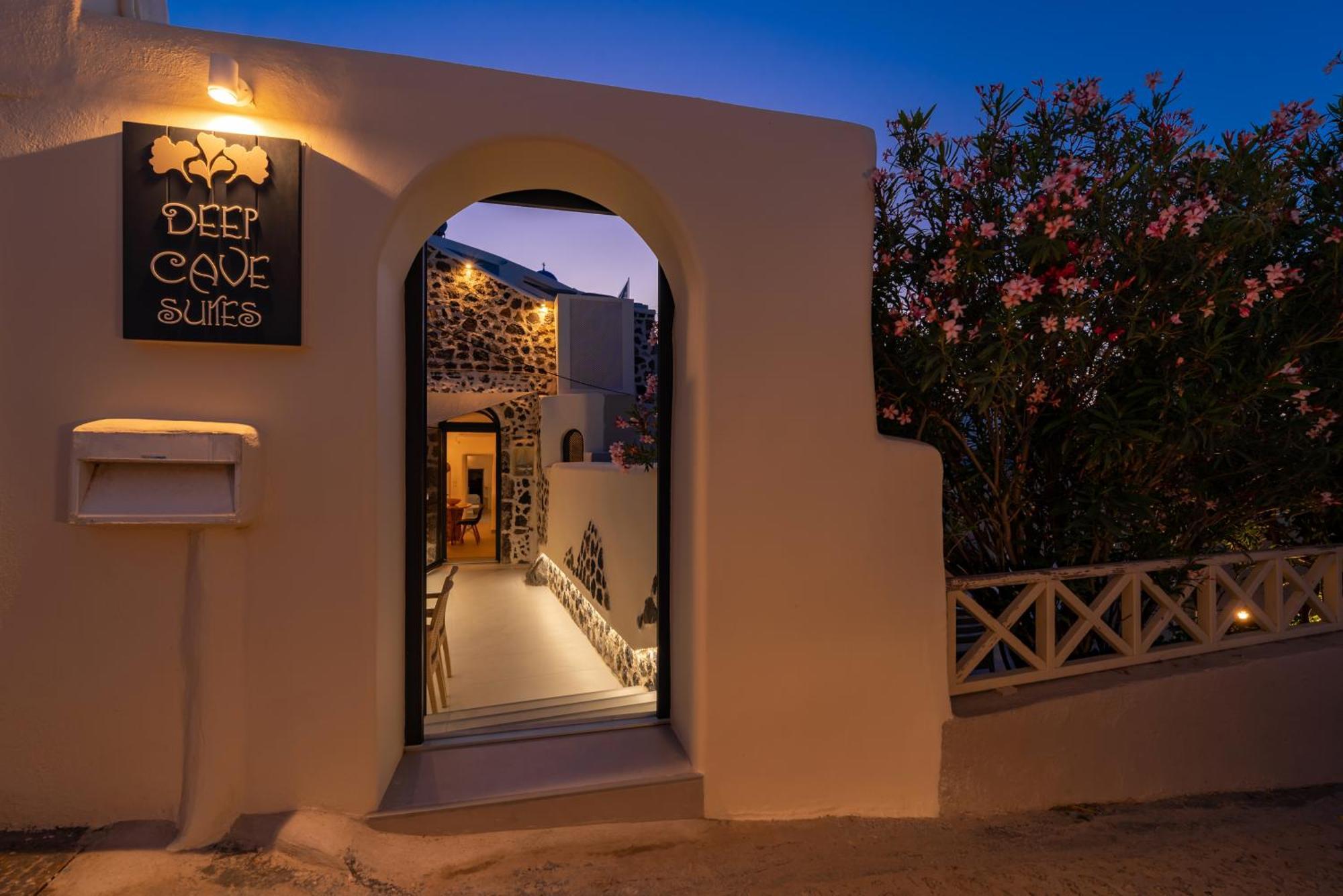 Deep Cave Suites Kontochori Fíra Kültér fotó