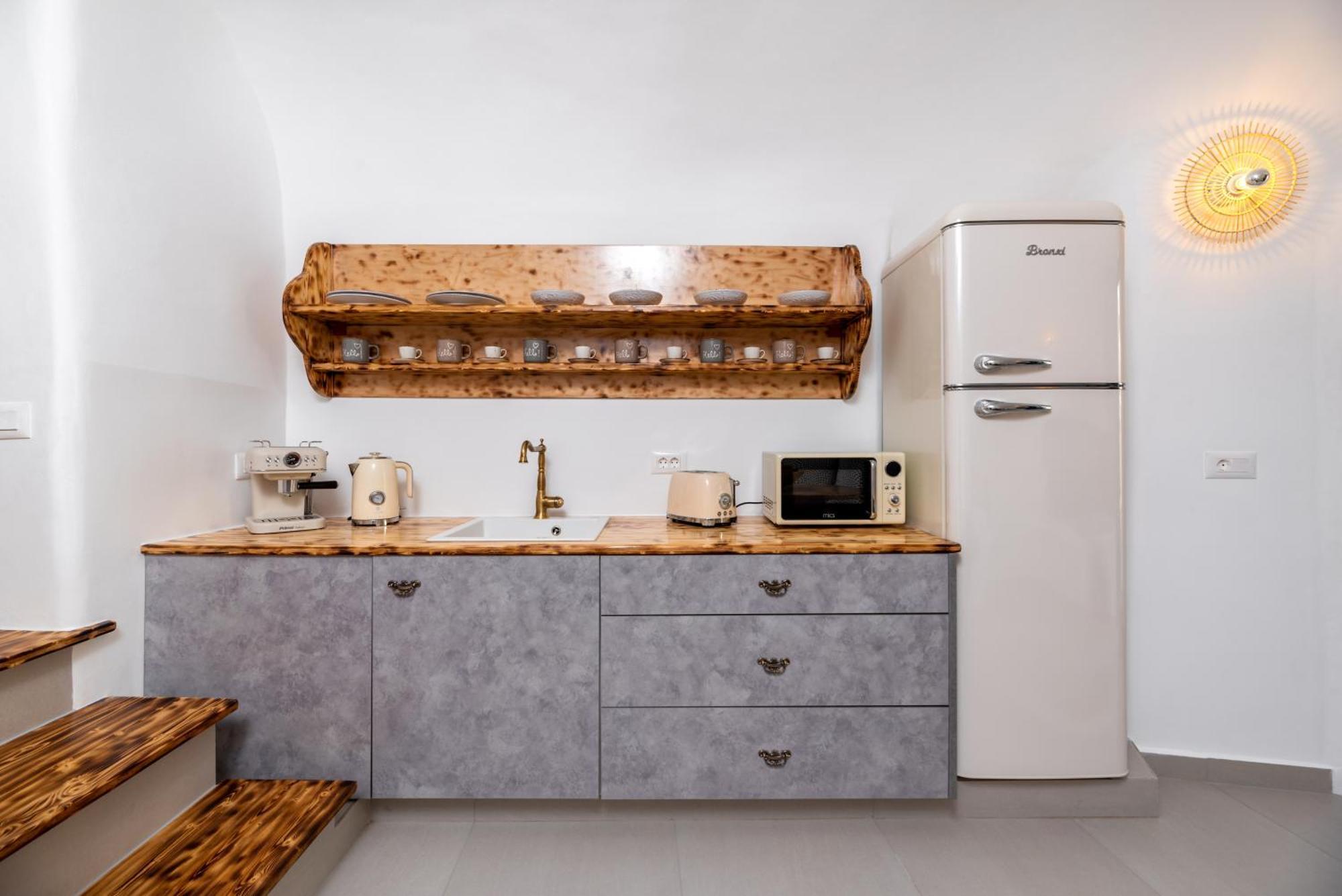 Deep Cave Suites Kontochori Fíra Kültér fotó